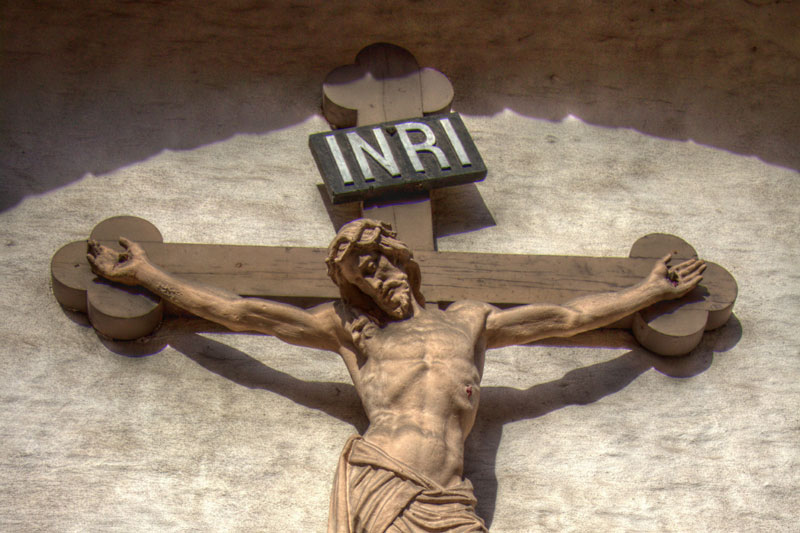 Não foi INRI que escreveram na cruz de Jesus Cristo