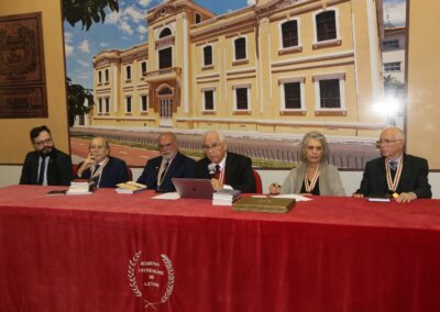 Moacir Pereira (centro), com Nogueira (FCC), Péricles Prade, Luiz A. Silveira, Maria Tereza Piacentini e José Pilati